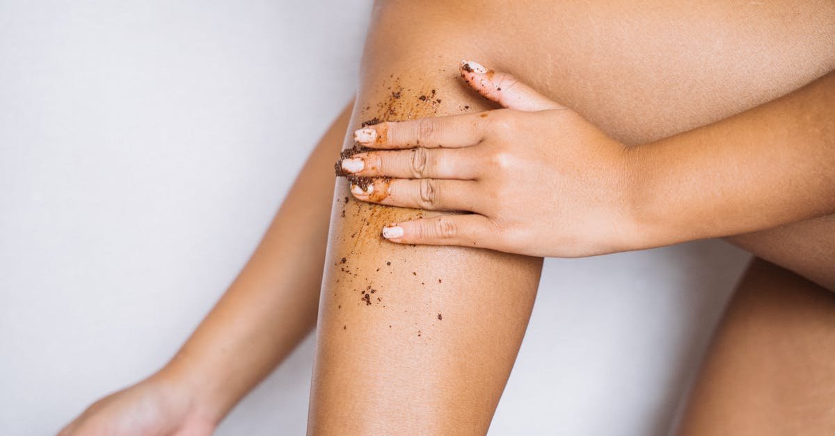Zrób to w 5 minut: domowy peeling kawowy, który wygładza i ujędrnia skórę