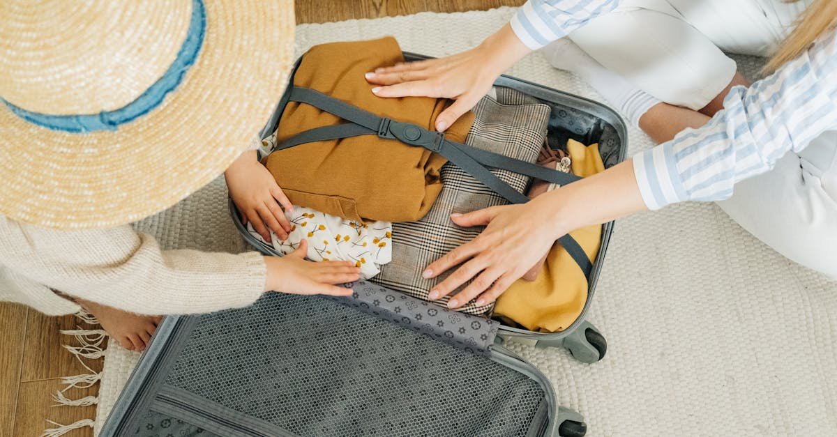 Jedna walizka na całą rodzinę: sprawdzone triki smart-packingu