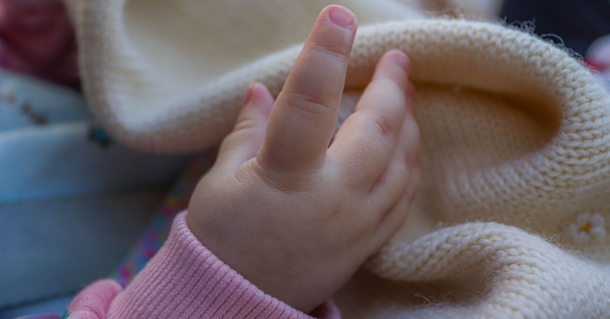 Wełna merino dla malucha: zimowa inwestycja w ciepło, zdrową skórę i spokój rodzica